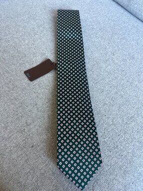 Men's Classic Tie.  100% Silk.   Made in Germany. Green.  NEW. Retail:$99+tax